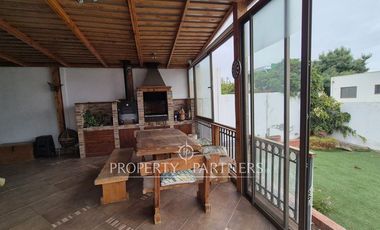 Casa sólida de dos niveles en excelente sector de peñuelas