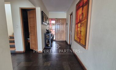 Casa sólida de dos niveles en excelente sector de peñuelas