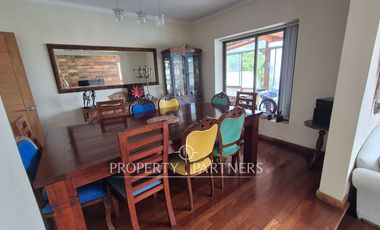 Casa sólida de dos niveles en excelente sector de peñuelas