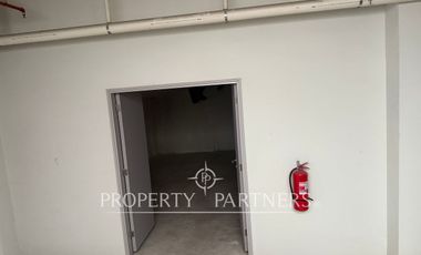 Espectacular local en Américo Vespucio Norte, Vitacura