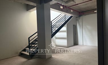 Espectacular local en Américo Vespucio Norte, Vitacura