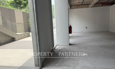 Espectacular local en Américo Vespucio Norte, Vitacura