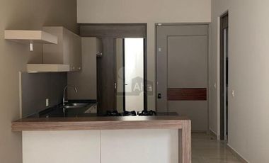 Casa en Renta en Santa Lucía de Mayorazgo, LEON, GTO. Una planta s/muebles cerca Puerto Interior