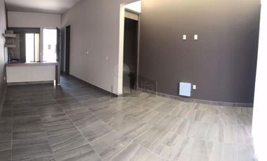 Casa en Renta en Santa Lucía de Mayorazgo, LEON, GTO. Una planta s/muebles cerca Puerto Interior