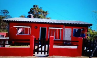 Casa en venta - 4 Dormitorios 3 Baños - 960Mts2 - San Clemente del tuyú