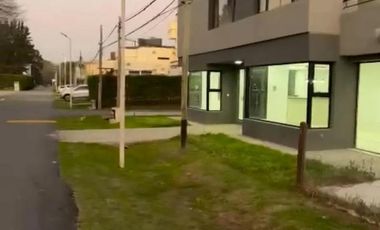 Casa en venta - 4 Dormitorios 4 Baños - 455Mts2 - Canning