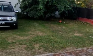 Complejo de dúplex en venta - 9 Dormitorios 6 Baños - 666Mts2- Villa Elisa