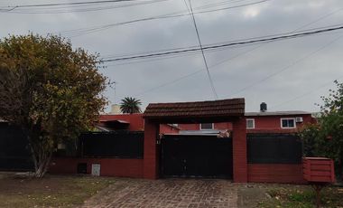 Complejo de dúplex en venta - 9 Dormitorios 6 Baños - 666Mts2- Villa Elisa