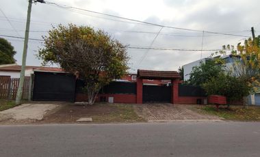 Complejo de dúplex en venta - 9 Dormitorios 6 Baños - 666Mts2- Villa Elisa