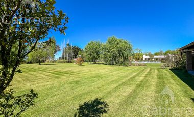 Venta casa de 5 dormitorios y amplio parque en Haras del Sur I, La Plata