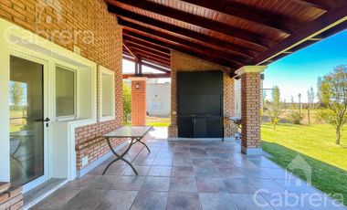 Venta casa de 5 dormitorios y amplio parque en Haras del Sur I, La Plata