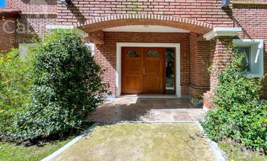 Venta casa de 5 dormitorios y amplio parque en Haras del Sur I, La Plata