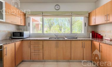 Venta casa de 5 dormitorios y amplio parque en Haras del Sur I, La Plata