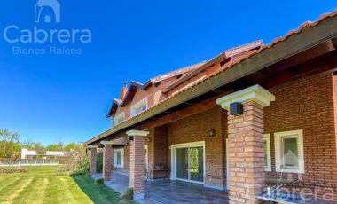 Venta casa de 5 dormitorios y amplio parque en Haras del Sur I, La Plata