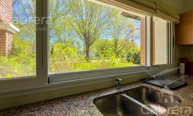 Venta casa de 5 dormitorios y amplio parque en Haras del Sur I, La Plata