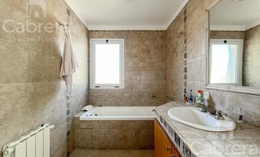 Venta casa de 5 dormitorios y amplio parque en Haras del Sur I, La Plata