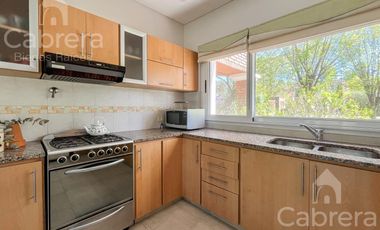 Venta casa de 5 dormitorios y amplio parque en Haras del Sur I, La Plata