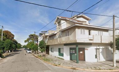 Casa en venta - 4 Dormitorios 2 Baños - San Clemente del Tuyú