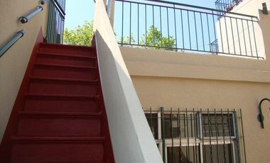 Casa en  esquina, 4 ambientes con terraza y patio