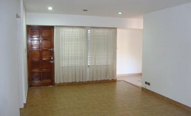 Casa en  esquina, 4 ambientes con terraza y patio
