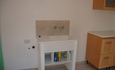 Casa en  esquina, 4 ambientes con terraza y patio