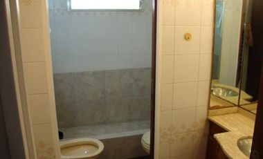 Casa en  esquina, 4 ambientes con terraza y patio