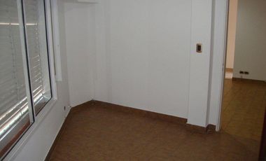 Casa en  esquina, 4 ambientes con terraza y patio