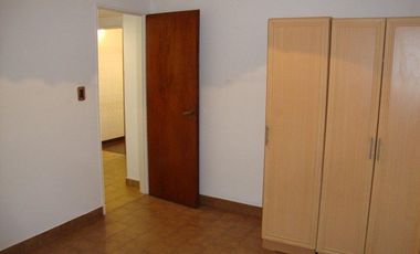 Casa en  esquina, 4 ambientes con terraza y patio