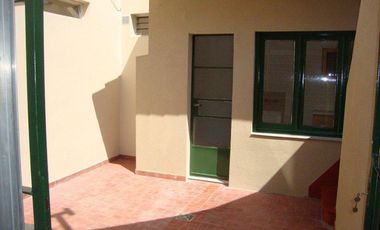 Casa en  esquina, 4 ambientes con terraza y patio