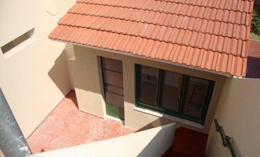 Casa en  esquina, 4 ambientes con terraza y patio