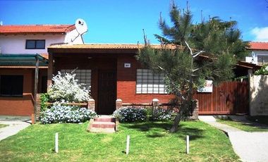 Casa en venta - 4 Dormitorios 2 Baños - 450Mts2 - Mar del Tuyú