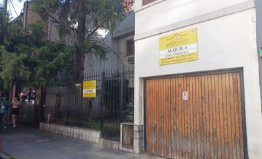 CASA SOBRE LAVALLE E/ CONESA Y ALBERDI EXCELENTE ZONA COMERCIAL