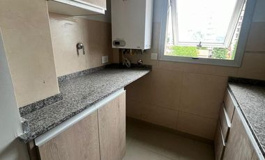 DEPARTAMENTO DE 2 AMBIENTES VENTA EN O Higgins  1523 