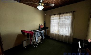 Casa en venta en san miguel con departamento 2 ambientes en planta alta