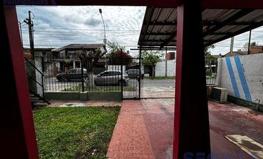 Casa en venta en san miguel con departamento 2 ambientes en planta alta