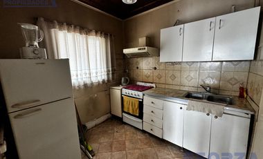 Casa en venta en san miguel con departamento 2 ambientes en planta alta