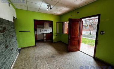 Casa en venta en san miguel con departamento 2 ambientes en planta alta