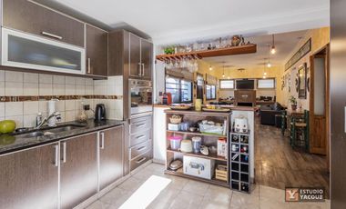 Casa venta - 4 dormitorios 2 baños - cocheras - pileta - 150Mts2 - Tolosa, La Plata