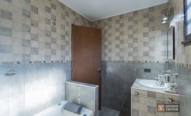 Casa venta - 4 dormitorios 2 baños - cocheras - pileta - 150Mts2 - Tolosa, La Plata