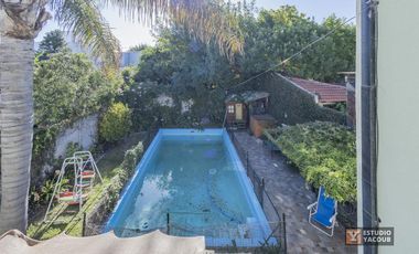 Casa venta - 4 dormitorios 2 baños - cocheras - pileta - 150Mts2 - Tolosa, La Plata