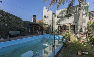 Casa venta - 4 dormitorios 2 baños - cocheras - pileta - 150Mts2 - Tolosa, La Plata