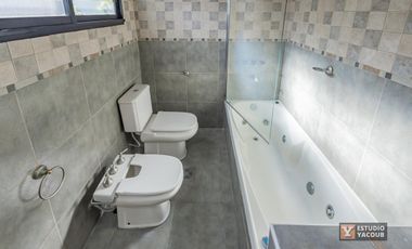 Casa venta - 4 dormitorios 2 baños - cocheras - pileta - 150Mts2 - Tolosa, La Plata