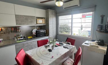 TRIPLEX 4 AMBIENTES VENTA EN Brandsen  2198 (CRUCECITA, AVELLANEDA)