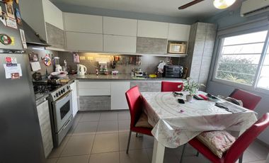 TRIPLEX 4 AMBIENTES VENTA EN Brandsen  2198 (CRUCECITA, AVELLANEDA)