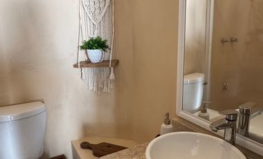 Casa con vista al mar en renta / venta