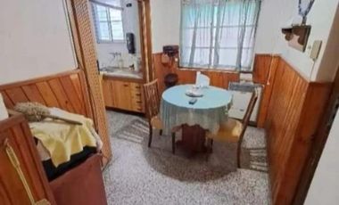 Casa en venta - 3 Dormitorios 2 Baños - Quilmes