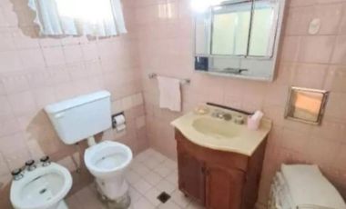 Casa en venta - 3 Dormitorios 2 Baños - Quilmes