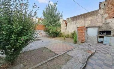 Casa en venta - 3 Dormitorios 2 Baños - Quilmes