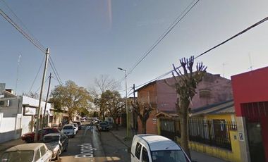 Casa en venta - 4 Dormitorios 2 Baños - Cochera - 375Mts2 - Grand Bourg