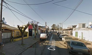 Casa en venta - 4 Dormitorios 2 Baños - Cochera - 375Mts2 - Grand Bourg